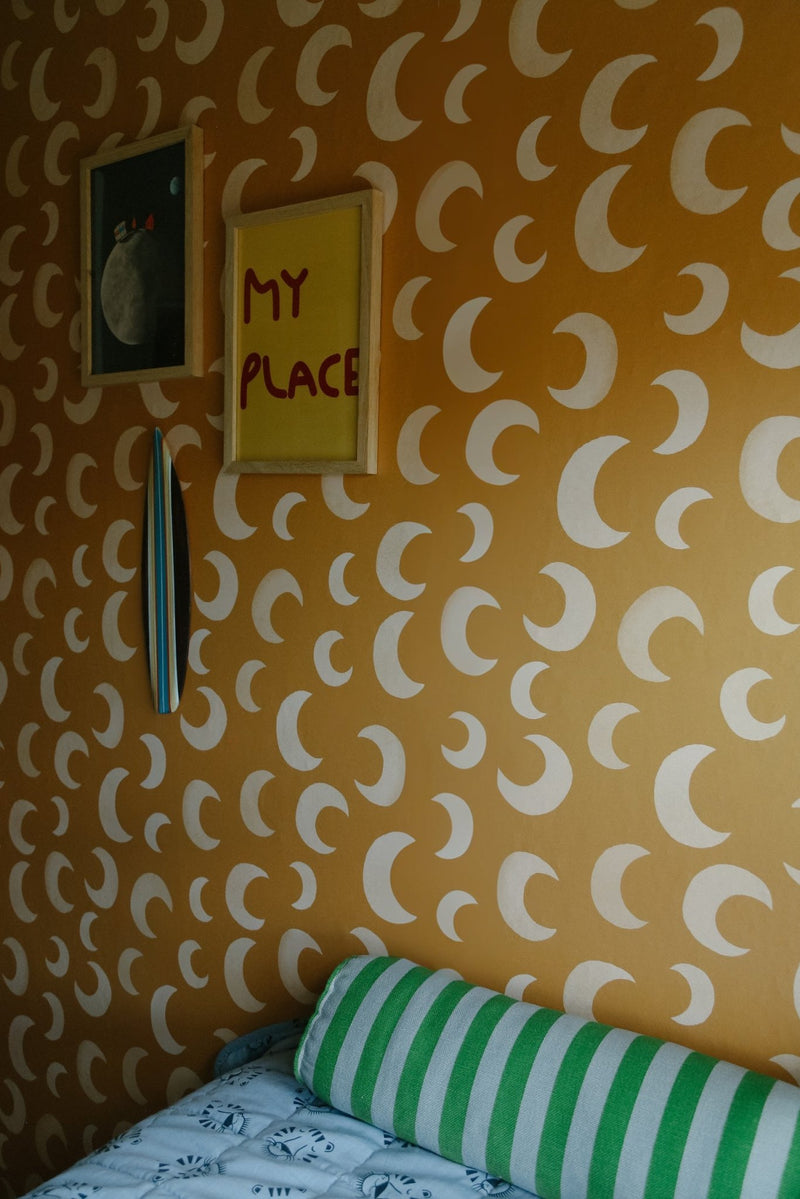 Behang Meet Me at the Wall - Moon Brass - Aniek Bartels