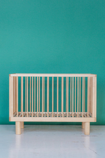 Karl & Fric Nox Ledikant 60x120cm - Natural Wood via Kidsbarn.nl