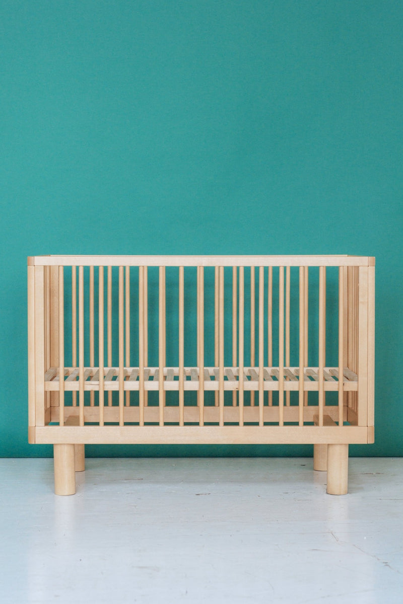 Karl & Fric Nox Ledikant 60x120cm - Natural Wood via Kidsbarn.nl