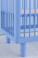 Karl & Fric nox ledikant / cot blauw via Kidsbarn.nl