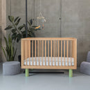 Karl & Fric Nox Ledikant 60x120cm - Natural Wood & Green via Kidsbarn.nl