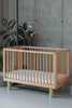 Karl & Fric Nox Ledikant 60x120cm - Natural Wood & Green via Kidsbarn.nl