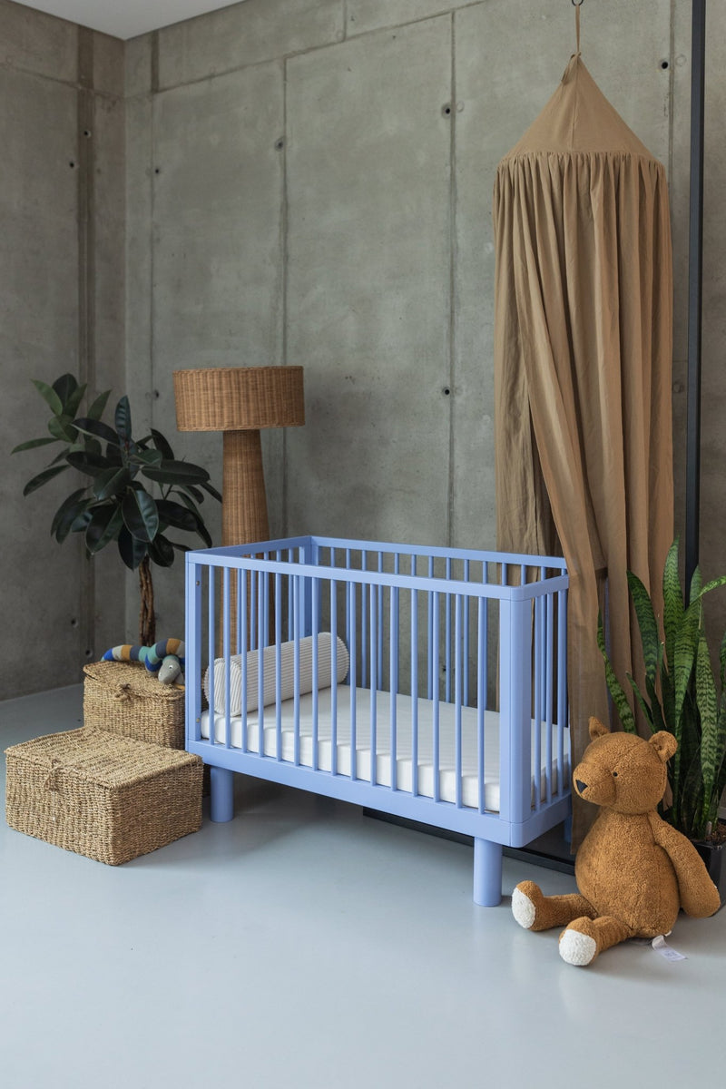 Karl & Fric nox ledikant / cot blauw via Kidsbarn.nl