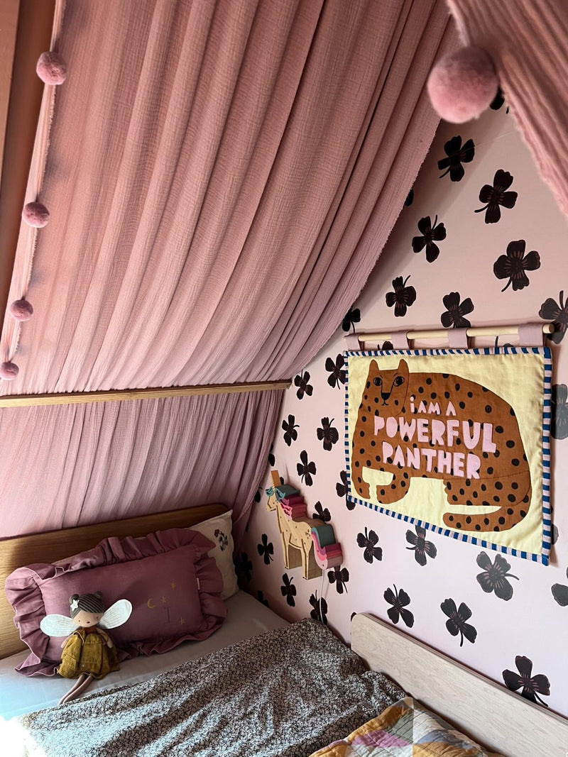 Wallpaper Meet Me At The Wall - Lucky Clover - Brown - Joëlle Wehkamp