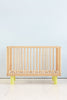 Karl & Fric Nox Ledikant 60x120cm - Natural Wood & Yellow via Kidsbarn.nl