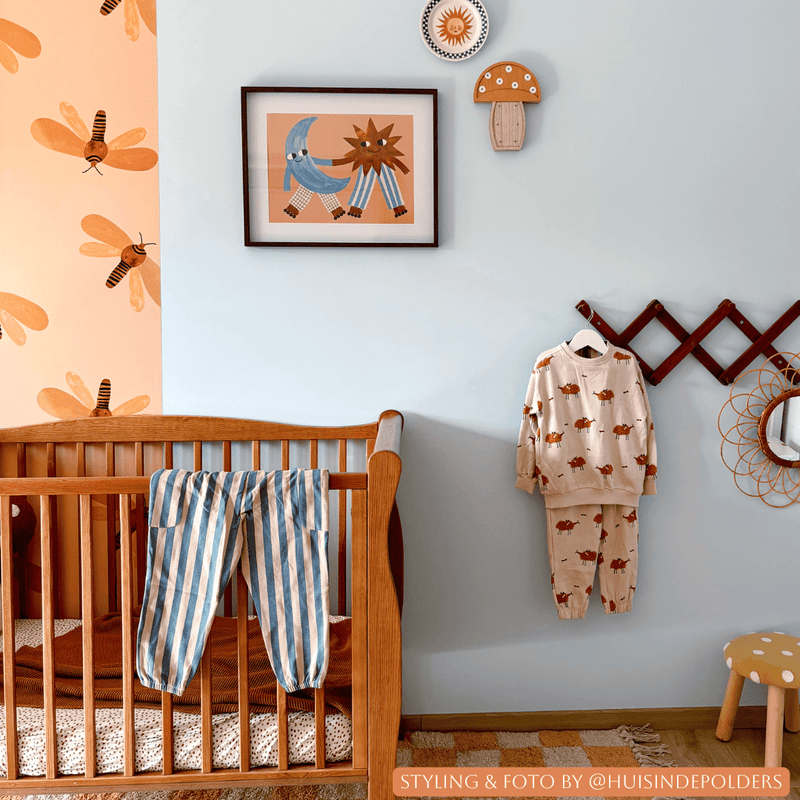 Behang Play at Slaep - Moth Sun - Aniek Bartels