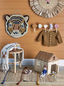 Houten kapstok voor kinderkamer van Bloomingville met snoepjes en lolly's