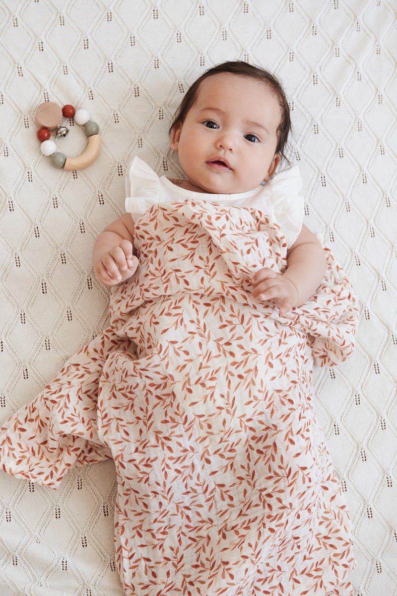 CamCam Swaddle Caramel Leaves