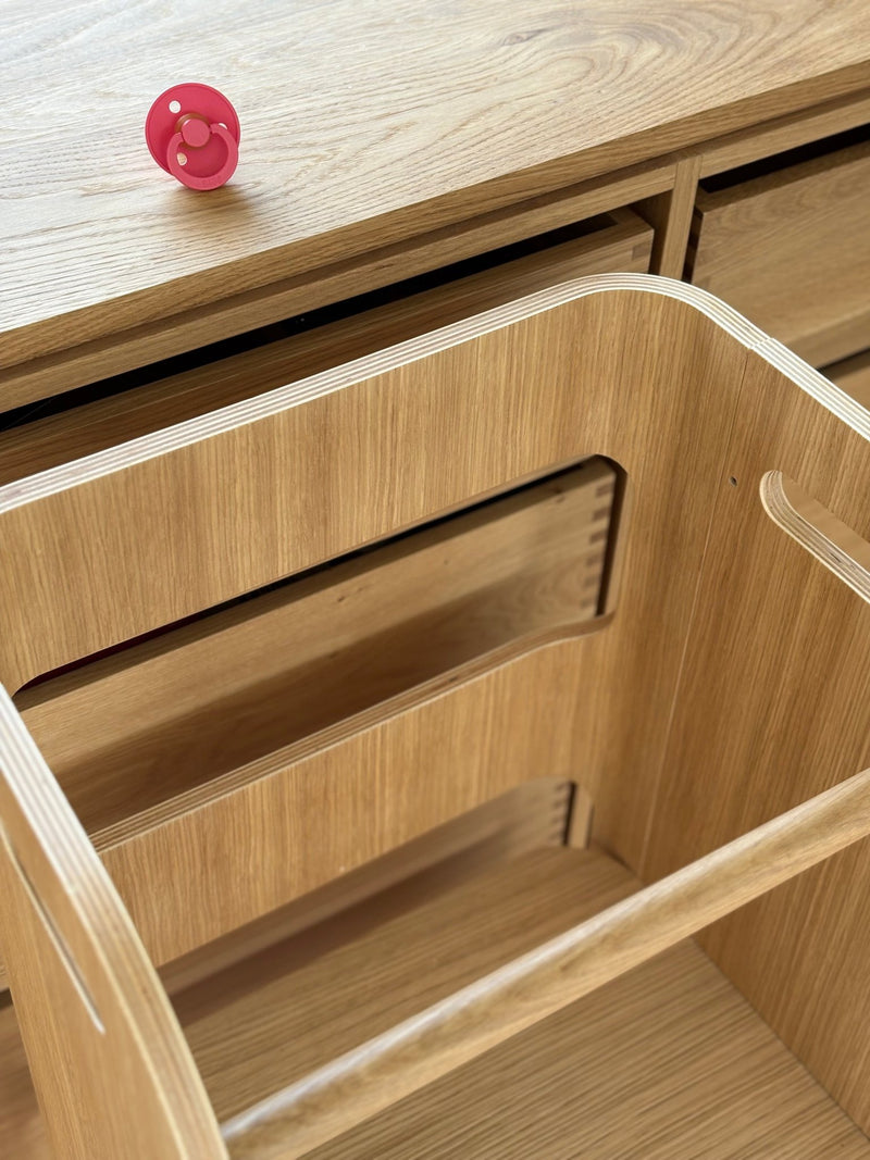 Curve Lab - Torre de aprendizaje de madera Montessori - Roble