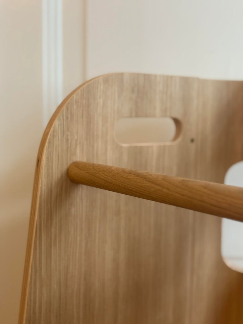 Curve Lab - Torre de aprendizaje de madera Montessori - Roble