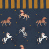 donkerblauw paarden behang kinderkamer Dekornik Spanish Horses met gele rand