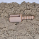 Grensn playing scoop