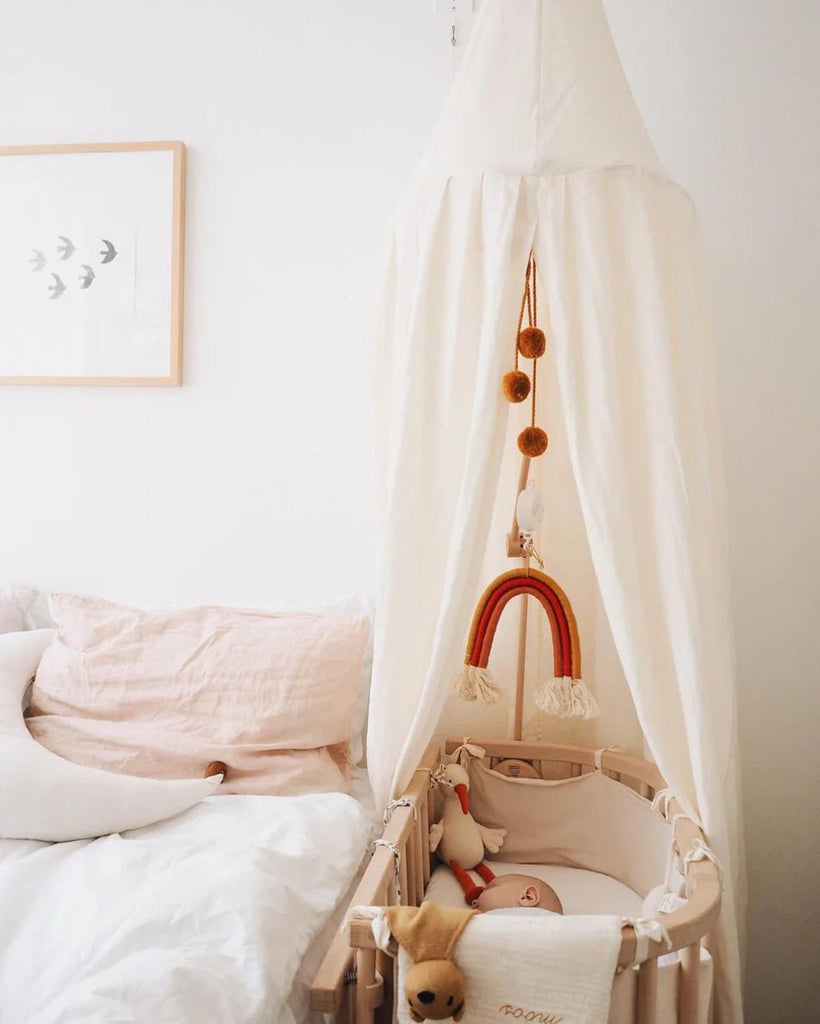 Spielen Sie bei Slaep – Bed Canopy Latte