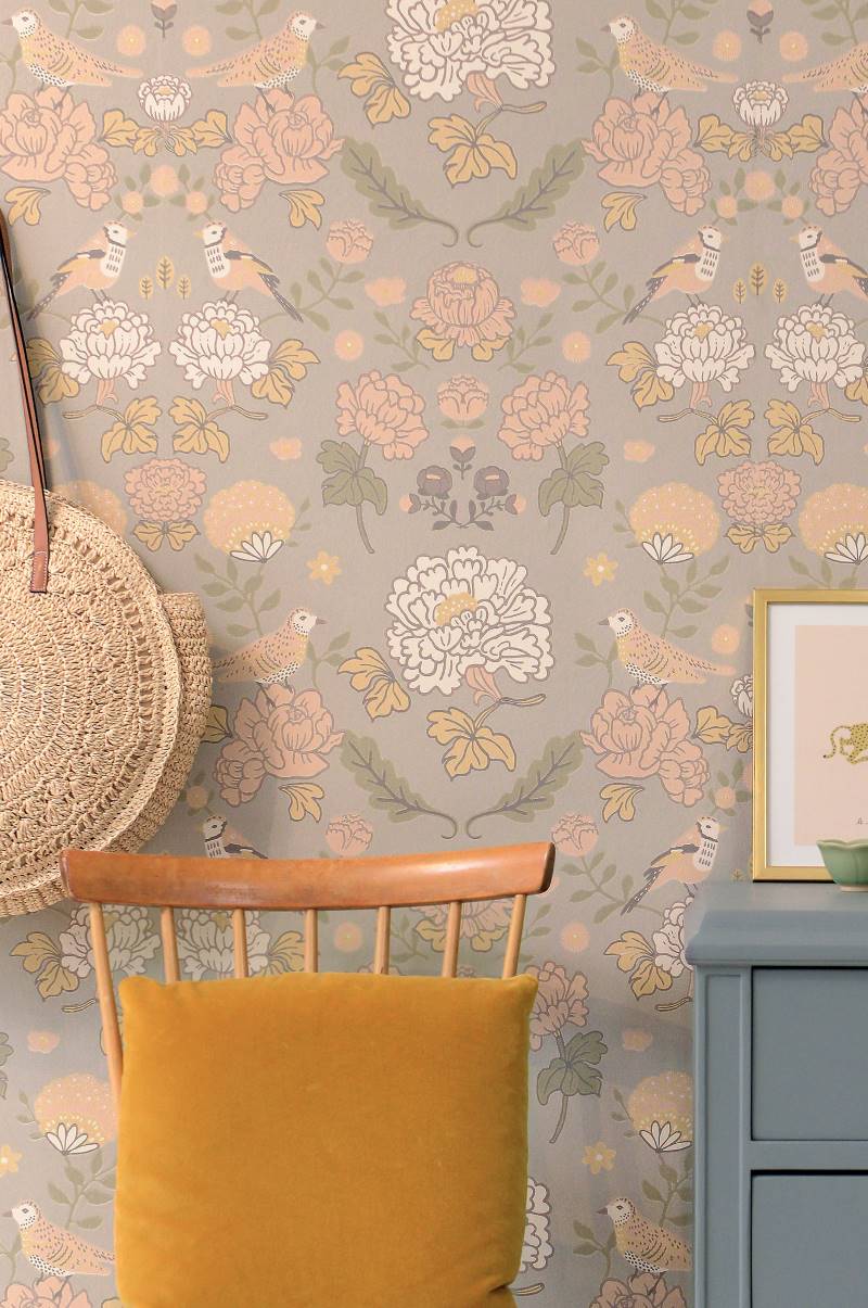 Majvillan behang voor de kinderkamer print june mindful grey - grijs met bloemen en vogels