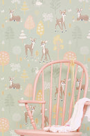 Majvillan behang voor de meisjeskamer herten groen meisje