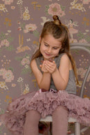 Majvillan behang voor de kinderkamer old garden plum