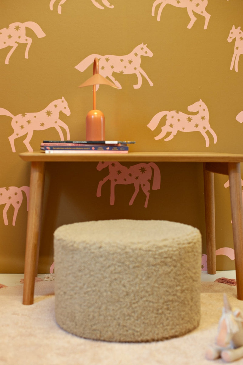 Behang Meet me at the Wall - Magic Horses - Kaki - Joëlle Wehkamp