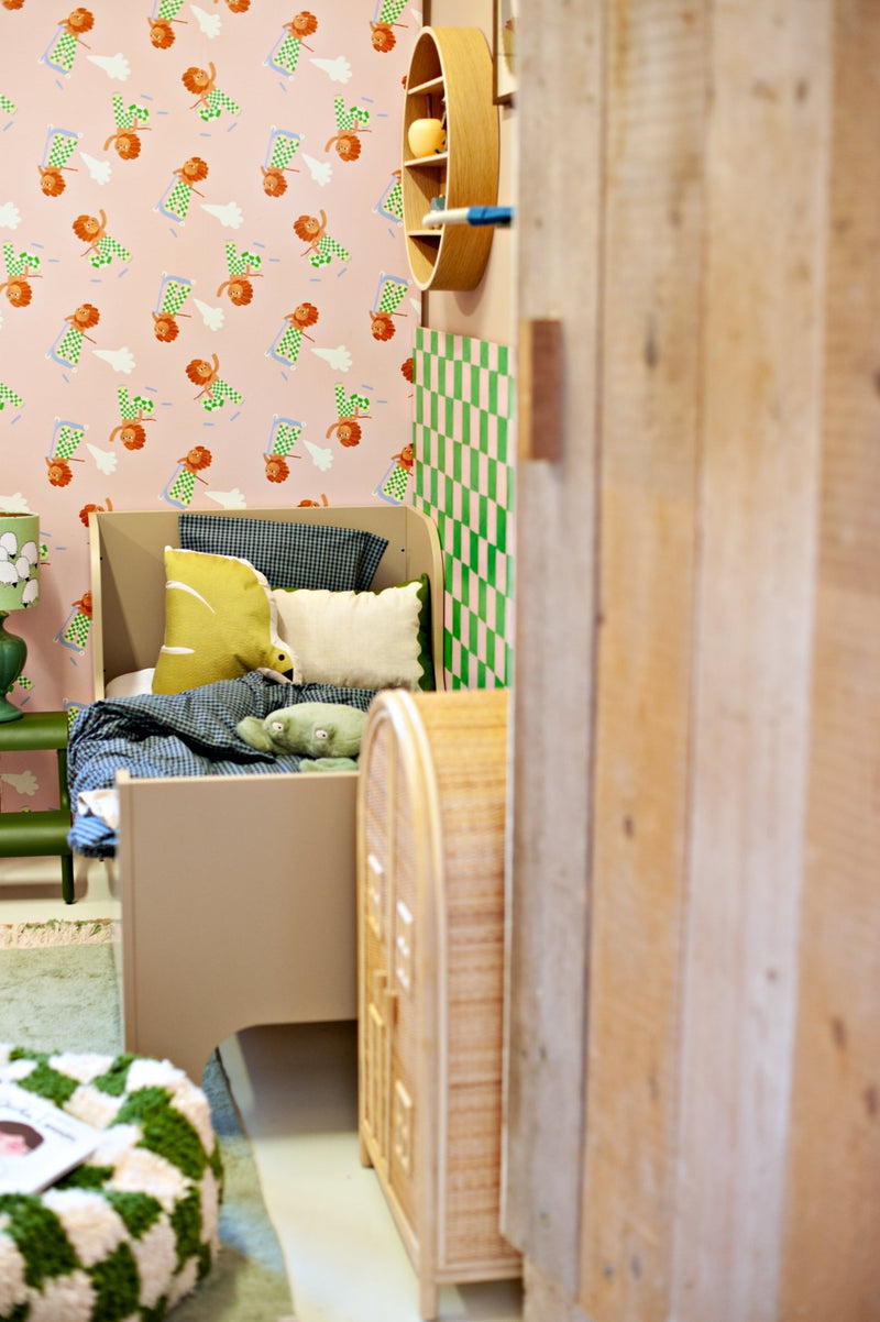 Wallpaper Meet me at the Wall - Skating Lion - Green - Aniek Bartels