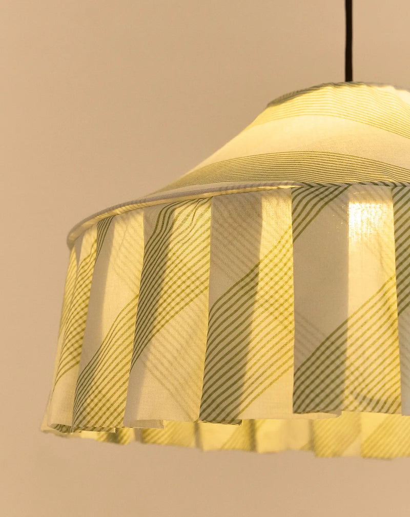 Nobodinoz Nicole Lampenschirm Green Diagonal Stripes Ø50 – Hängelampe aus Baumwolle