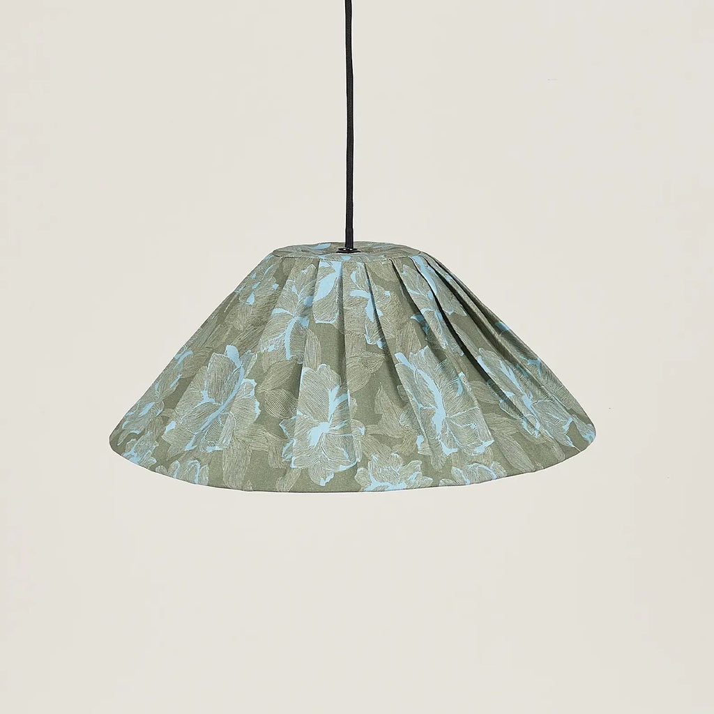 Nobodinoz Ava Lampenschirm Green Peonies Ø50 – Hängelampe aus plissierter Baumwolle