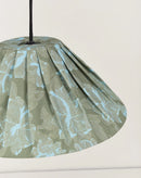 Nobodinoz Ava Lampenschirm Green Peonies Ø50 – Hängelampe aus plissierter Baumwolle