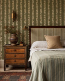 Tres Tintas Wallpaper - Linear Footprints Green