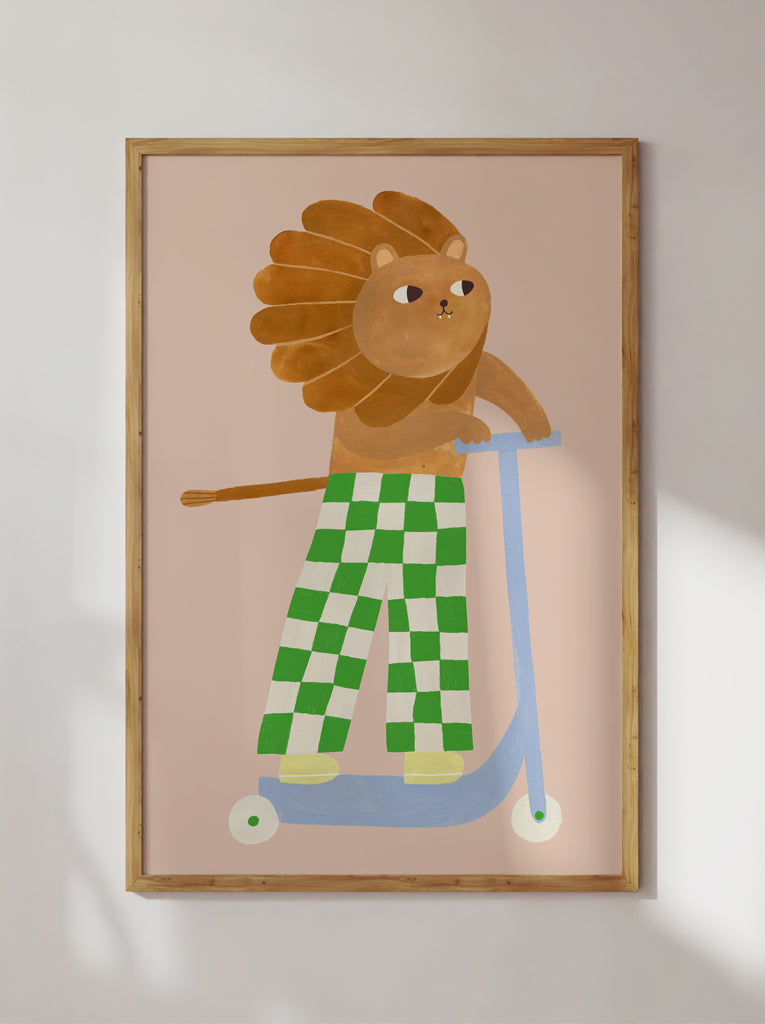 Skating Lion on Step poster ingelijst – leeuw illustratie voor kinderkamer in Scandinavische stijl
