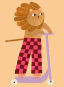 Skating Lion on Step Sweet A3 kunstprint van Aniek Bartels – speelse leeuw poster voor kinderkamer