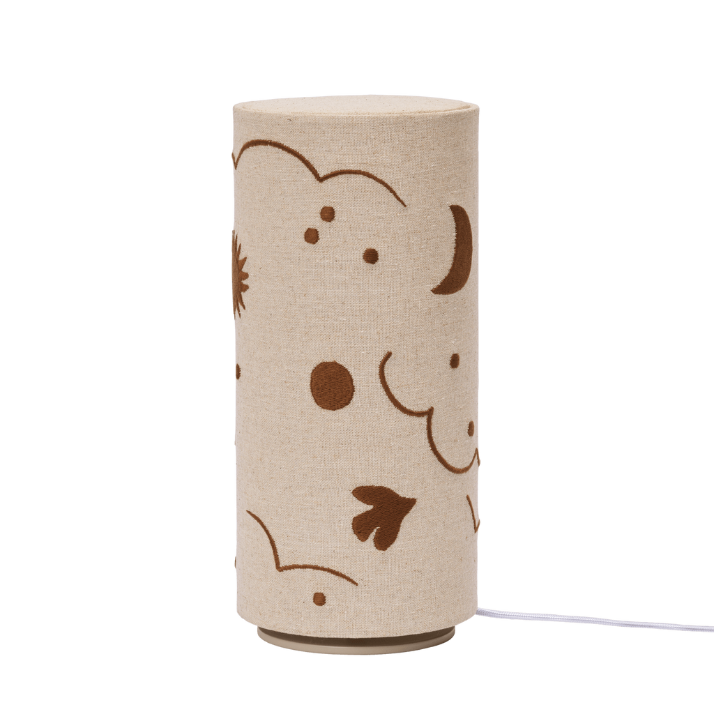 Ferm Living - Lampe de table Skye - Naturel/BronzeFerm Living Lampe de table Skye – Lampe pour chambre d’enfant Naturel/Bronze | Lampe de table design avec abat-jour en lin