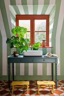 Little Greene - Broad Stripe - Pea green | Tijdloos Gestreept Behang met Karakter