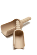 Grensn playing scoop