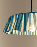  Blauwe gestreepte stoffen lampenkap die zacht oplicht als de lamp aan is