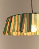 Groen-zand gestreepte lampenkap met plooirand van Nobodinoz Vibes, hanglamp kinderkamer