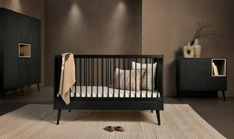 Quax meubels voor de babykamer Kast Cocoon Eboni Zwart